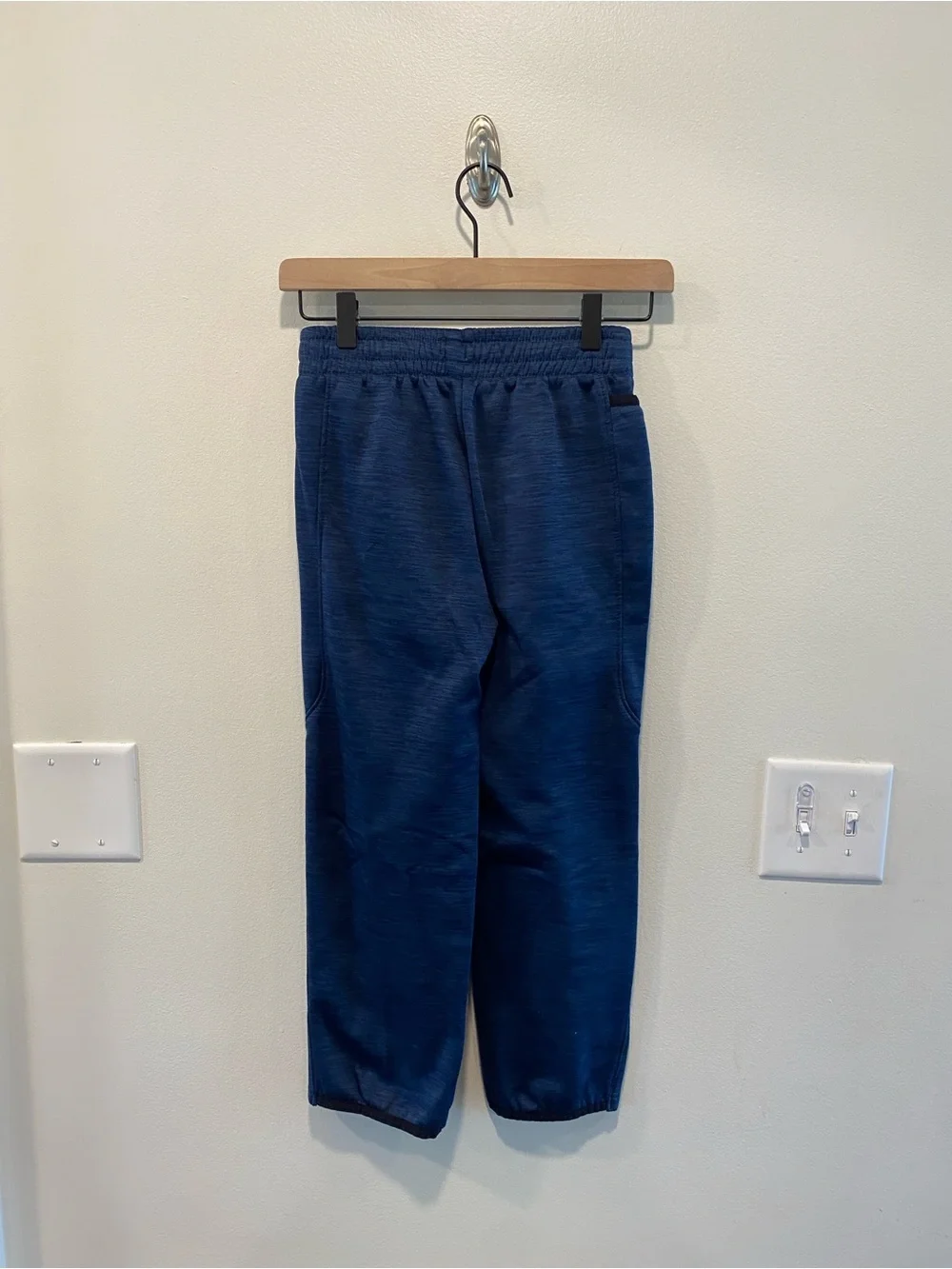 Under Armour fleece lined joggers sweatpants size youth medium blue athletic